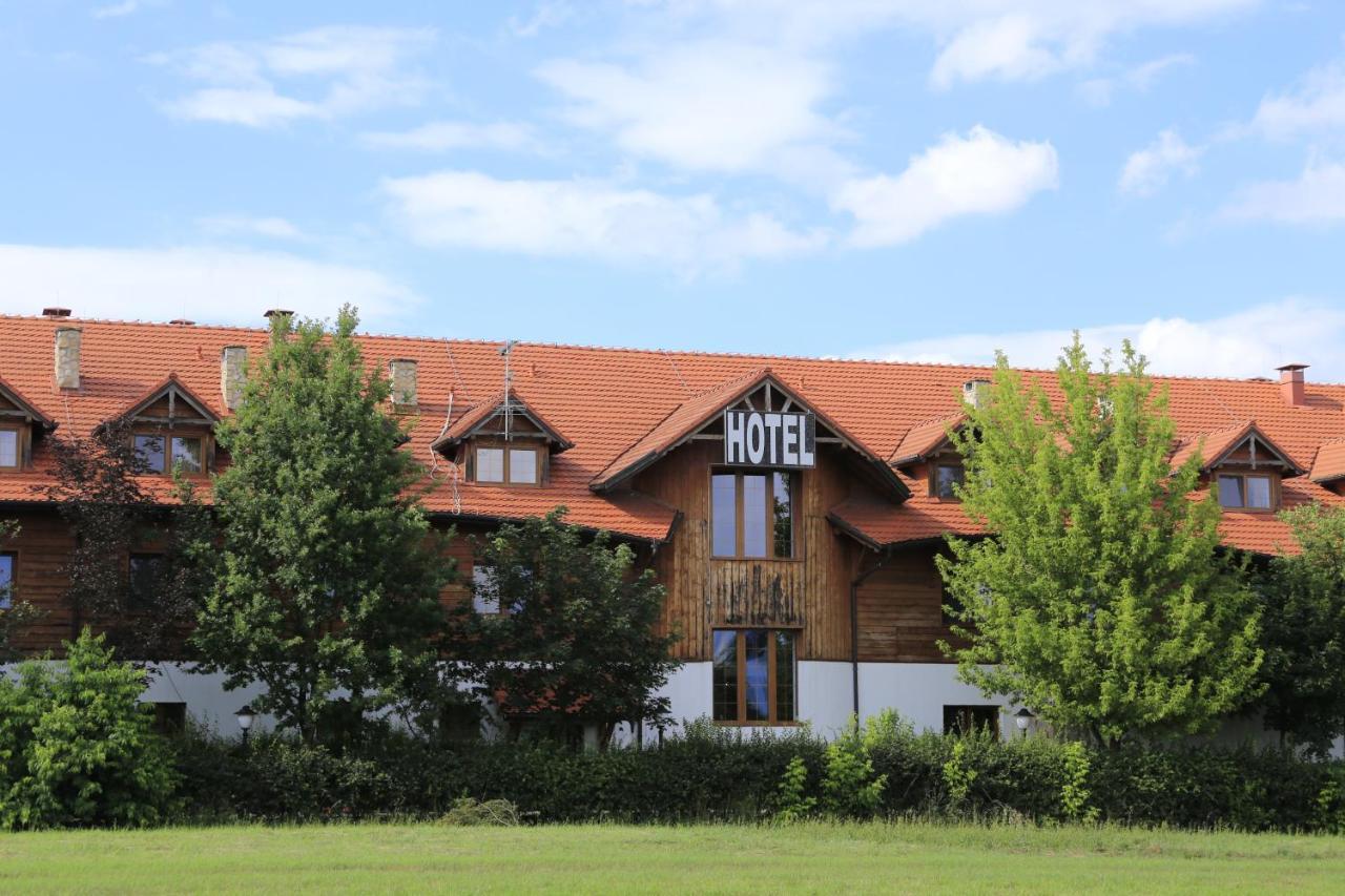Hotel Cicha Woda Непорент Экстерьер фото