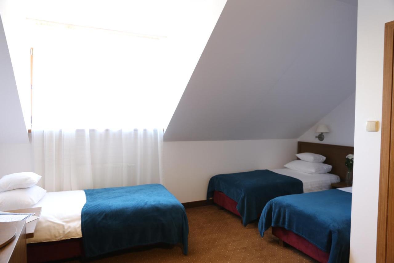 Hotel Cicha Woda Непорент Экстерьер фото